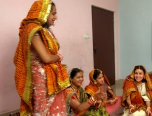 Kumaoni Traditional Dress Rangwali Pichhoda